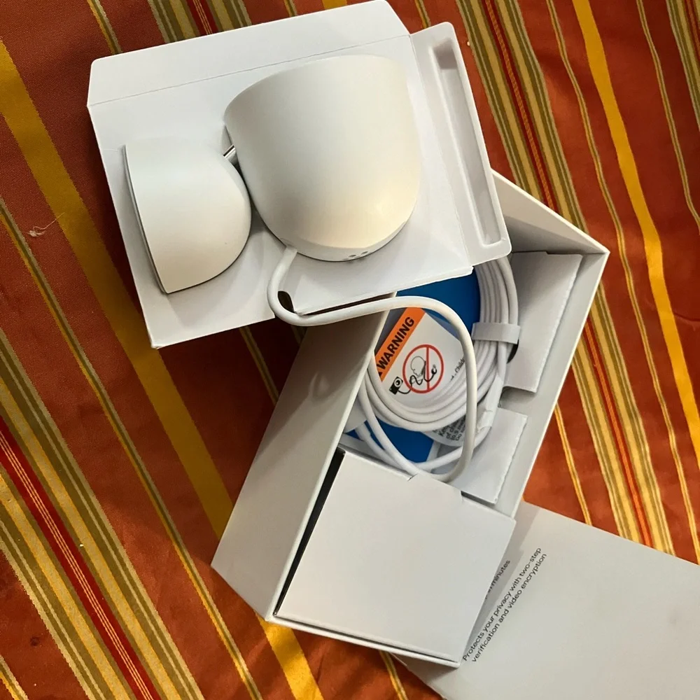 Google Nest Cam Indoor Wired - Sleek White Design
